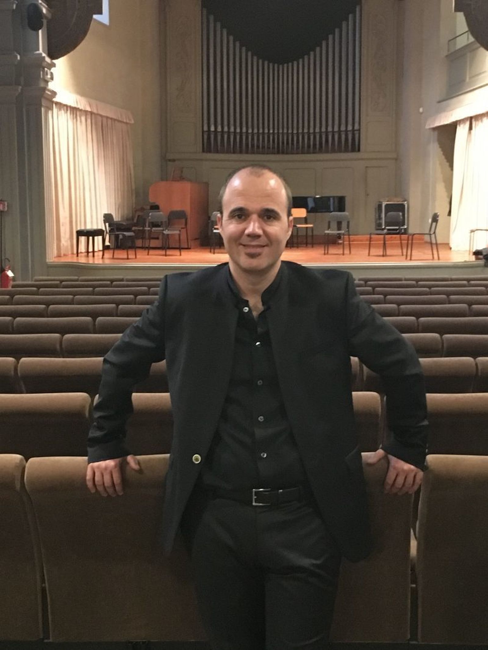 Juan José Navarro, director de la Orquesta de la Universidad de Almería