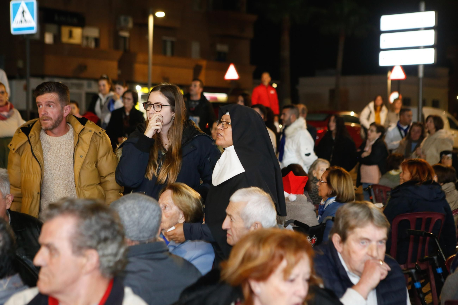 Las fotos del paseo en taxi al alumbrado de Navidad de Algeciras para los mayores