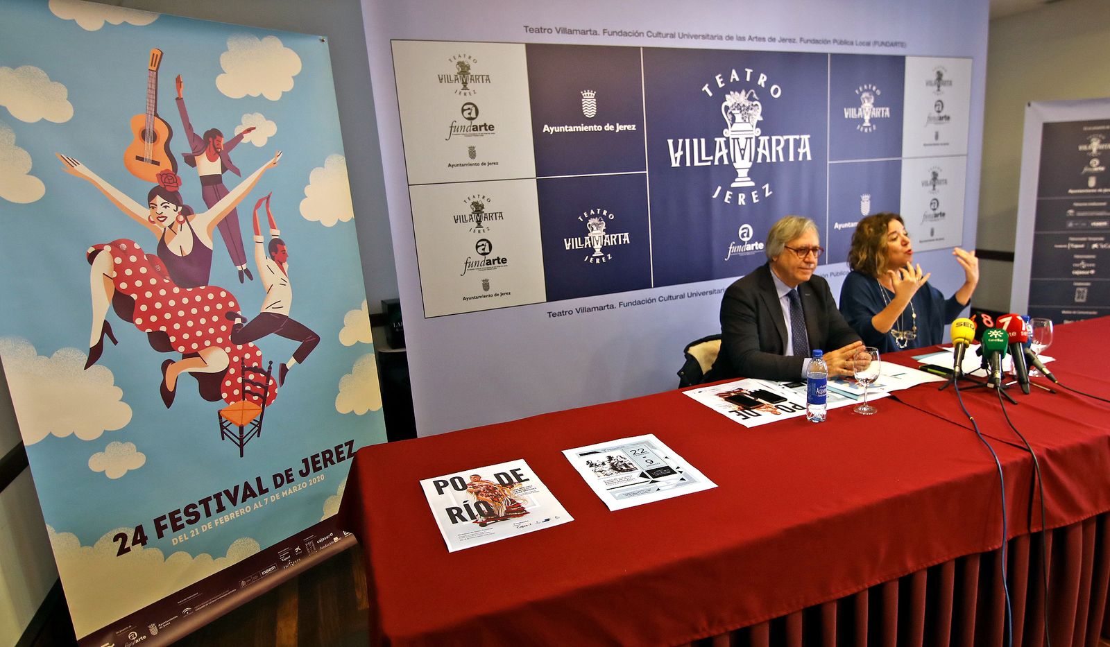 El delegado Francisco Camas y la directora del Festival, Isamay Benavente.