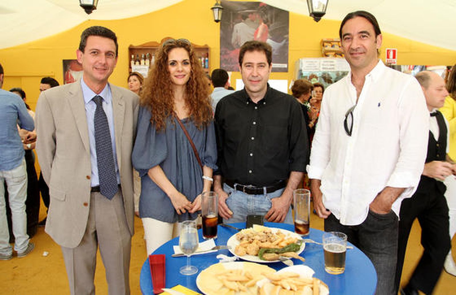 El gerente de este medio, Miguel Berraquero, junto a Almudena Plaza, directora de Ikea Jerez, Ricardo García y Joao Cochilha.

Foto: Vanesa Lobo