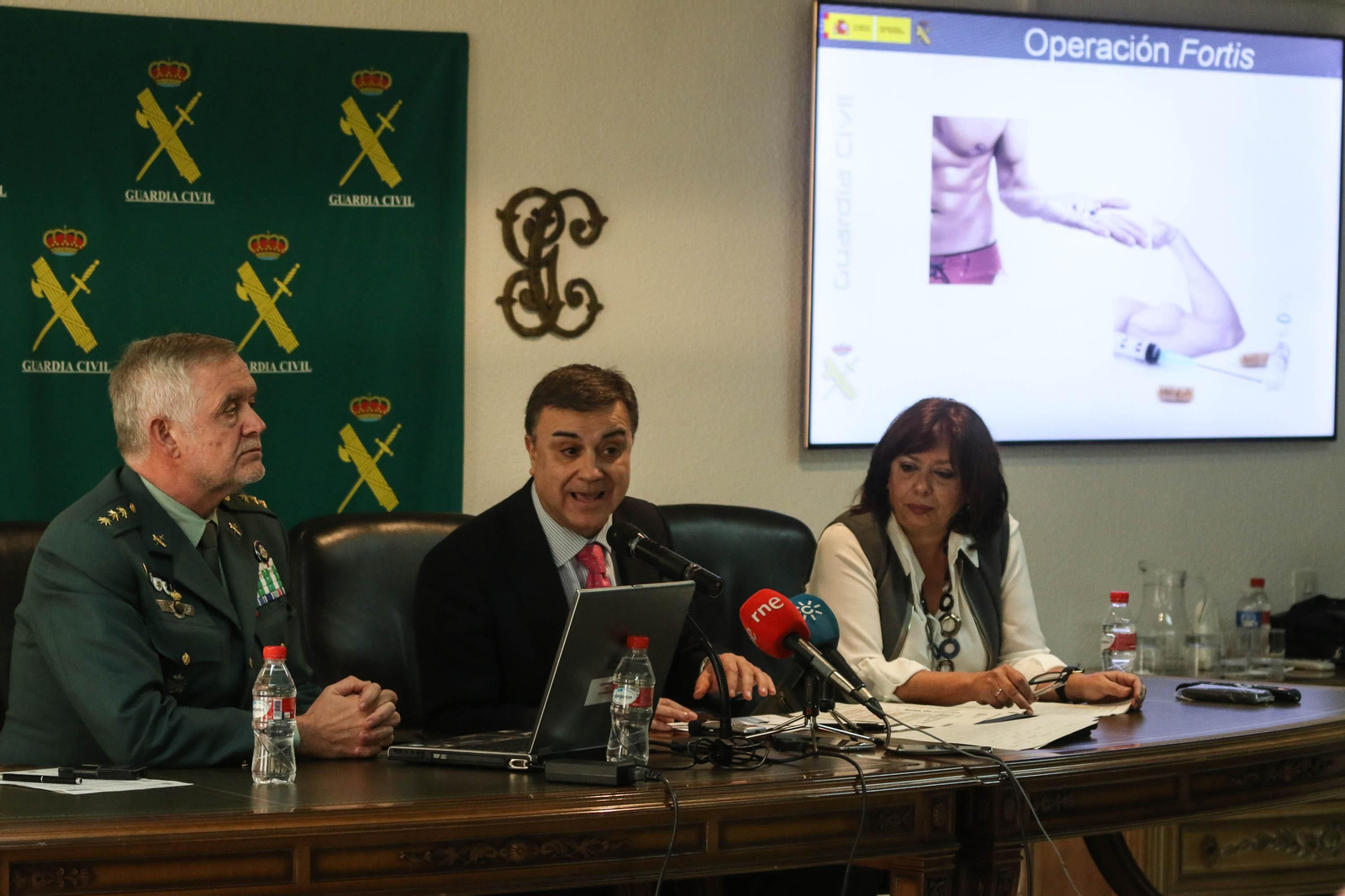 Manuel Llamas, Francisco Fuentes y Carmen González durante la rueda de prensa.