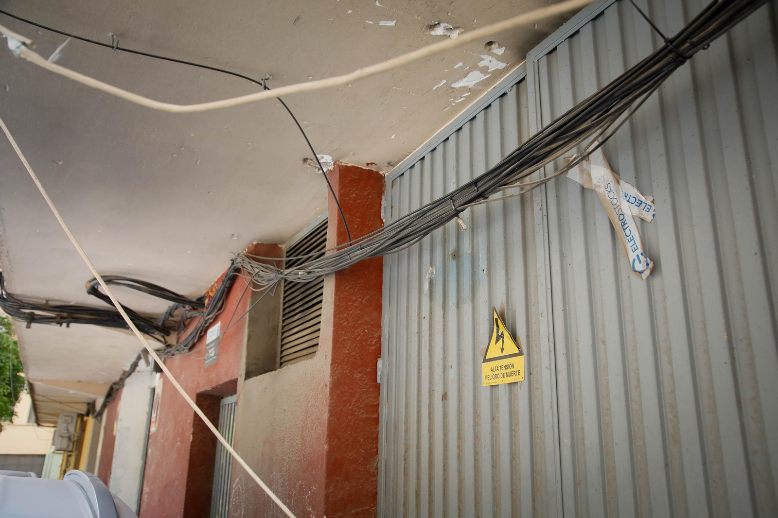 Imágenes de las quejas vecinales ante los cortes de luz en el barrio de pescadería