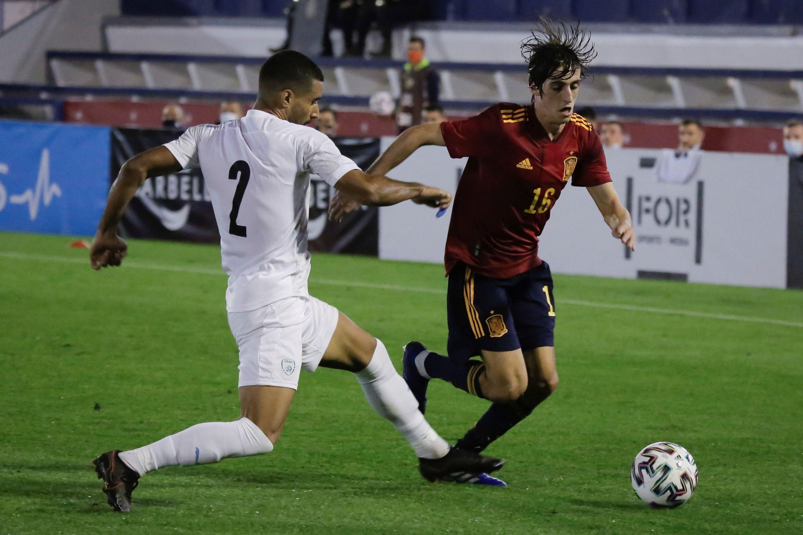 Bryan Gil, en una acción del España-Israel en el Lorenzo Cuevas de Marbella.