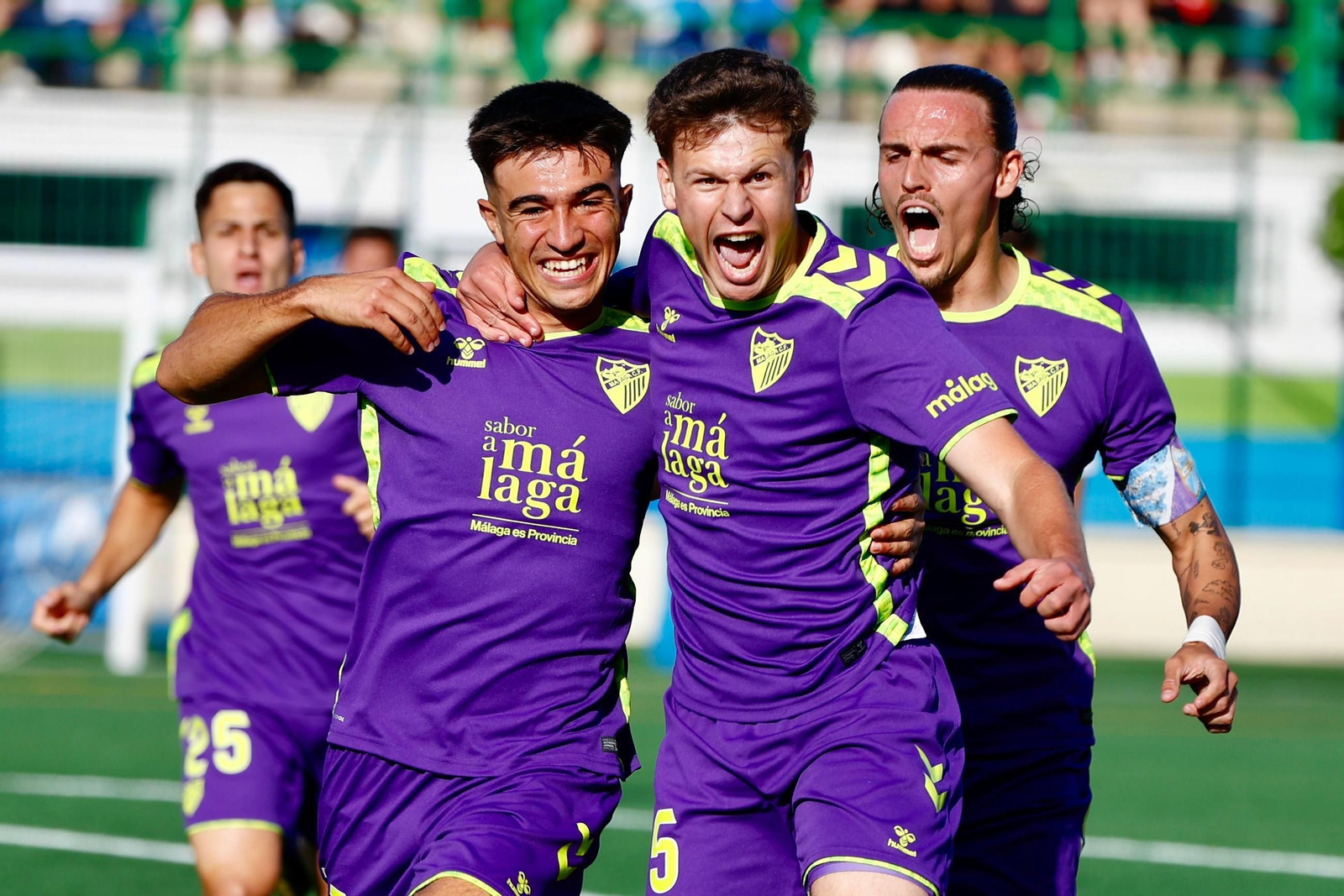 Loren, Chupete, Izan Merino, mucha afición... El Atlético Malagueño, apoyado en Mijas