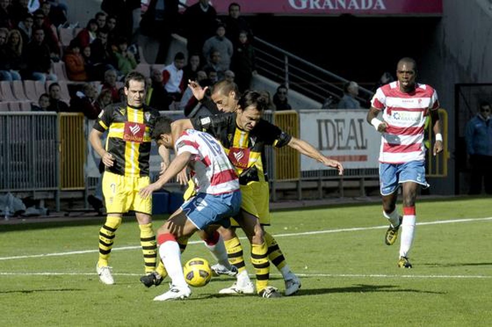 El Granada saca un punto ante el Córdoba

Foto: J.Ochando