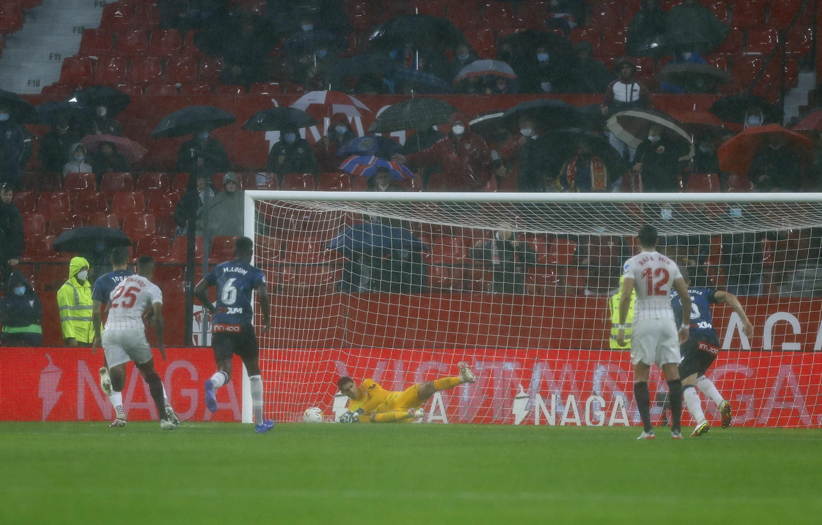 Las imágenes del Sevilla-Alavés
