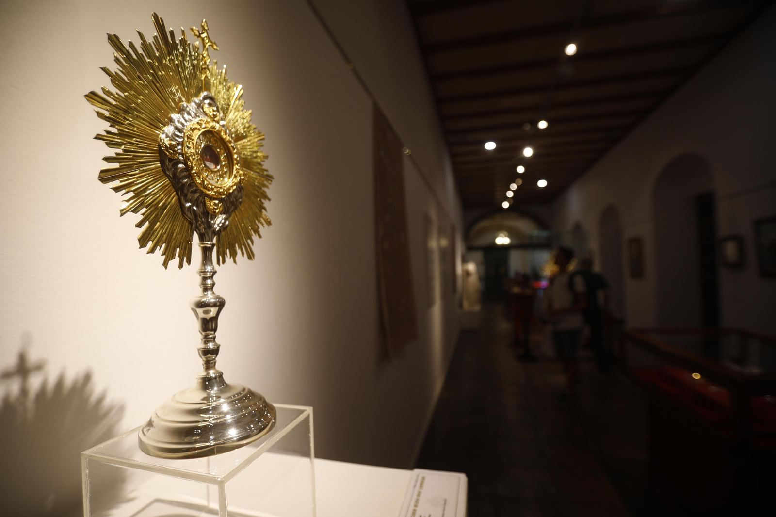 La hermandad de la Paz de Córdoba enseña los estrenos de la coronación, en imágenes