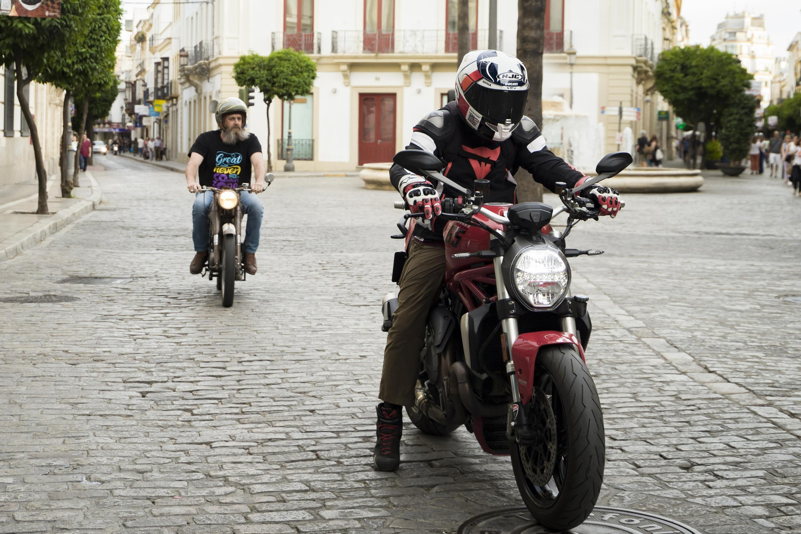 Gran ambiente motero en todo Jerez