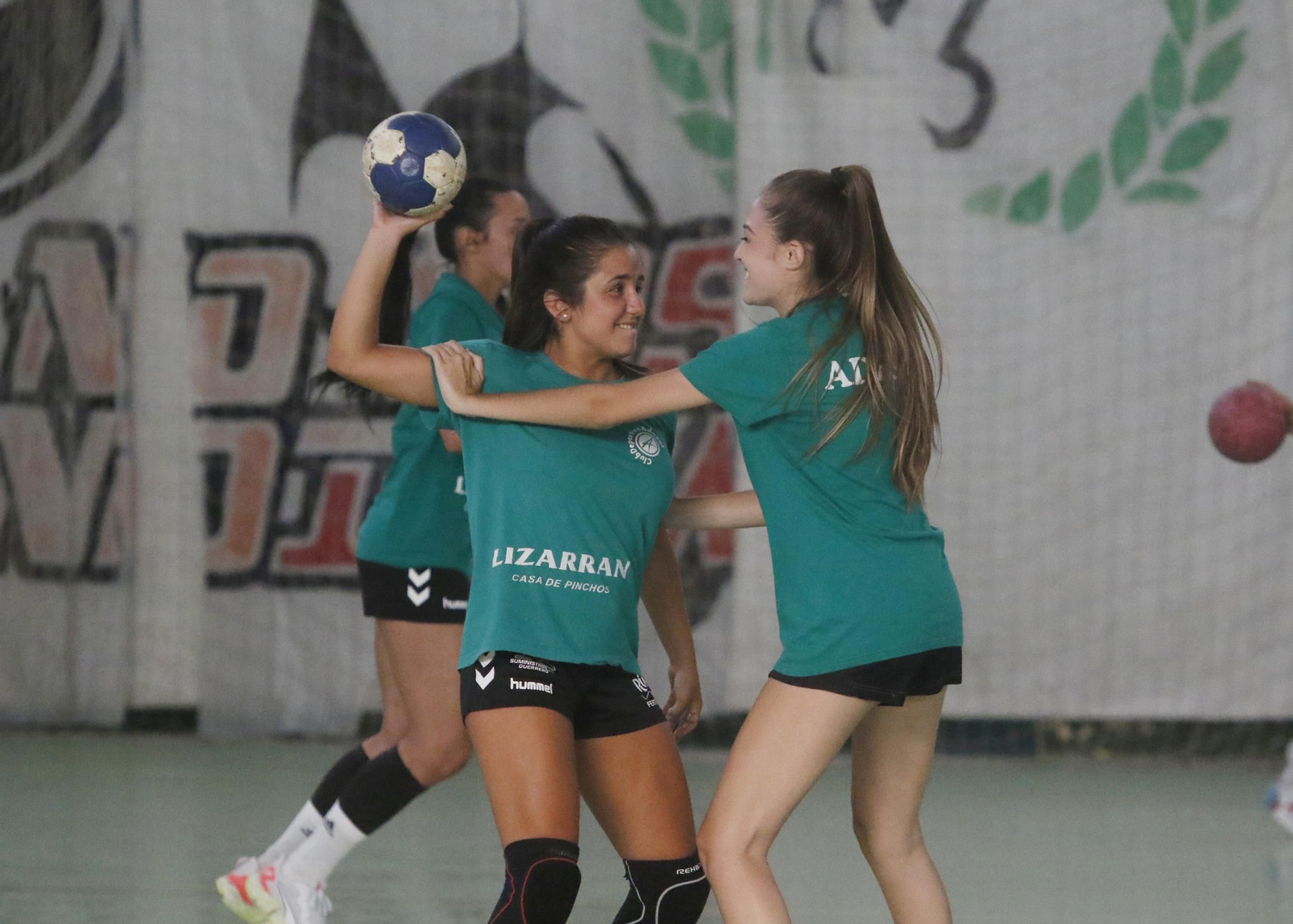 Las fotos del primer entrenamiento del Adesal camino de la Liga Guerreras Iberdrola