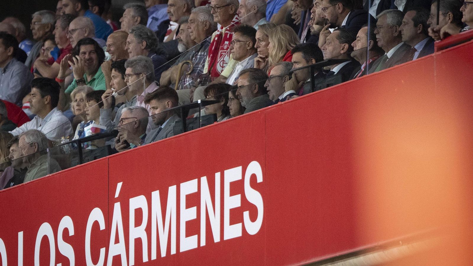 Búscate en la grada de Los Cármenes durante el Granada CF-Málaga CF