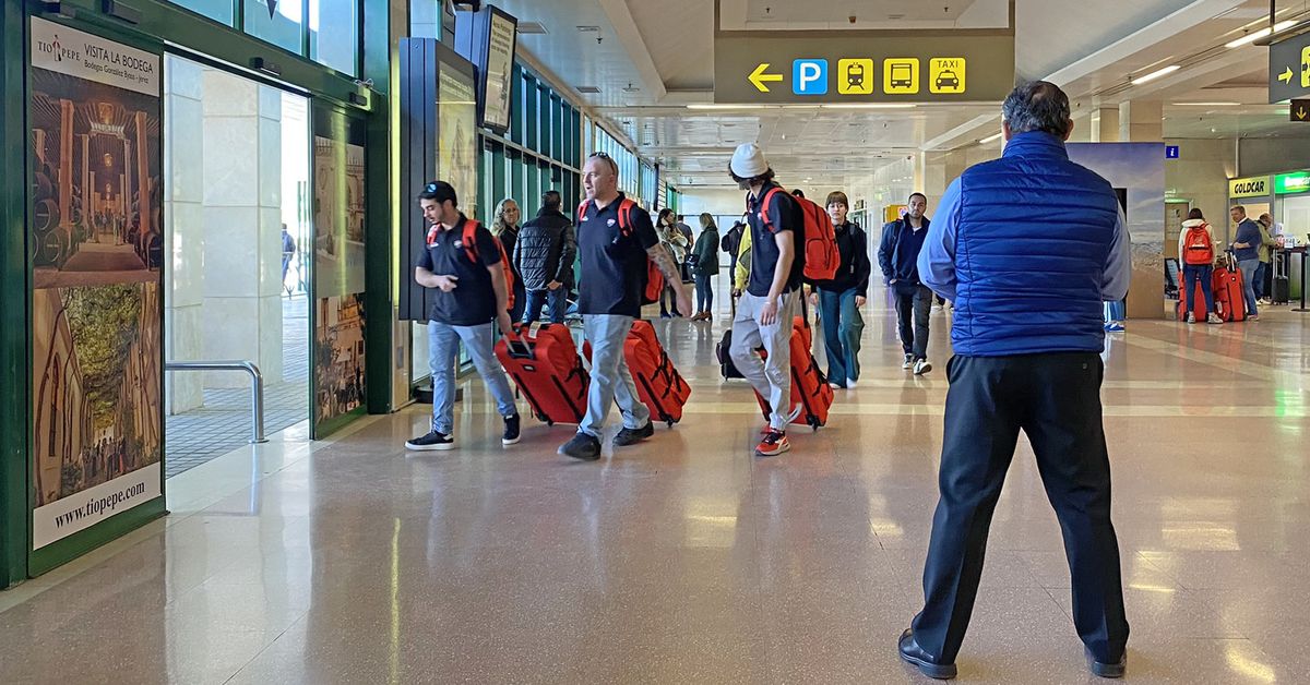 El Aeropuerto de Jerez recupera el volumen de pasajeros de vuelos ...