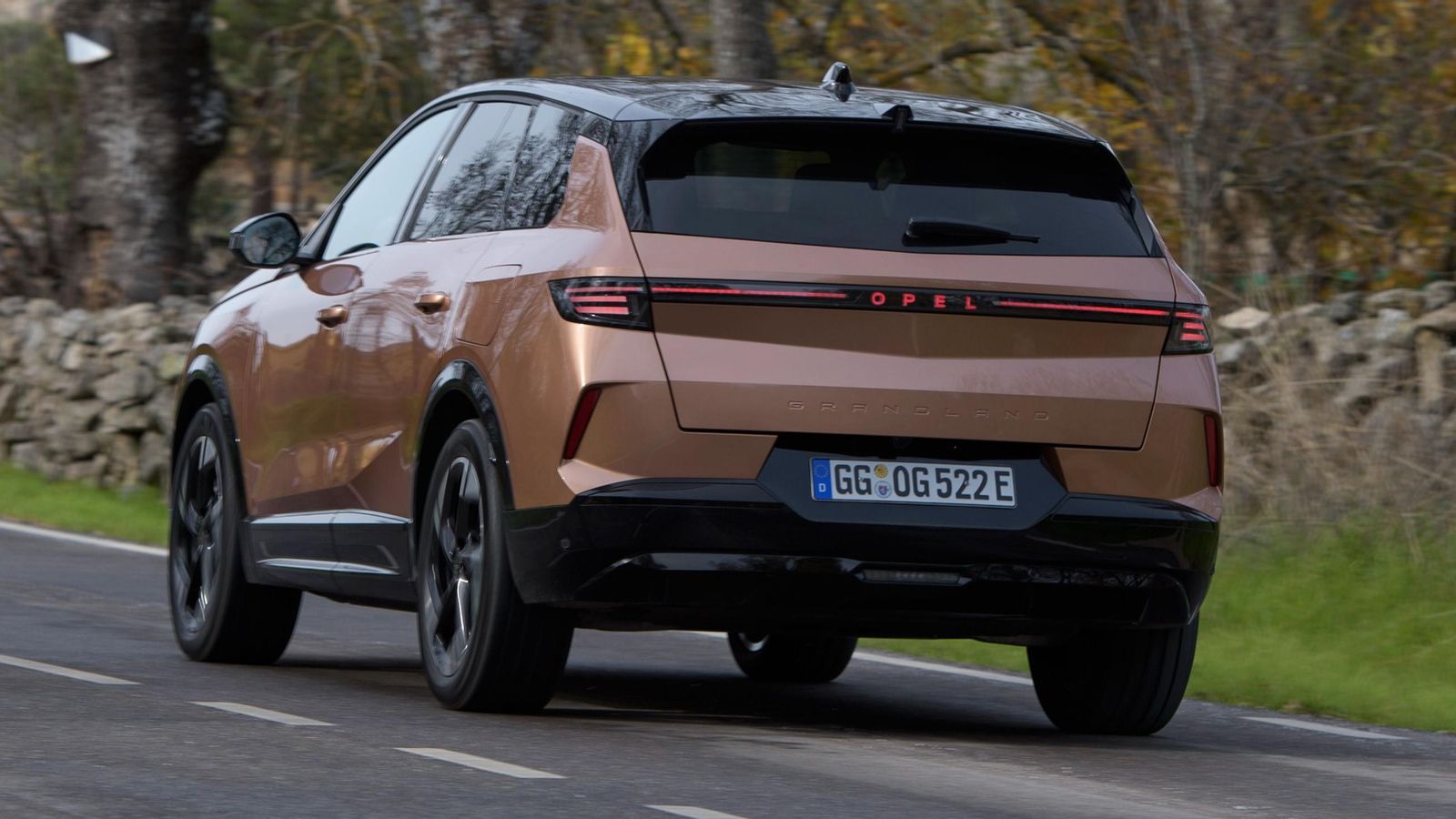 De haber contado con mayor calidad de rodadura, el Opel Grandland habría encontrado con mejores argumentos para competir con el que será su rival más directo, el Peugeot 3008.