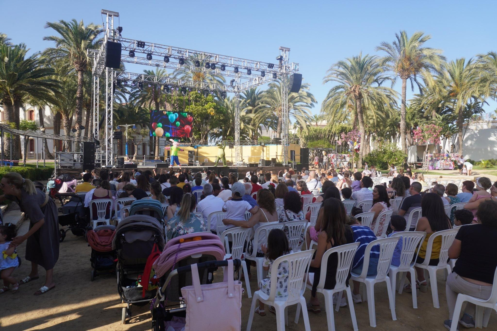 La segunda jornada de fiestas en Carboneras cumple: alta participación y buen ambiente