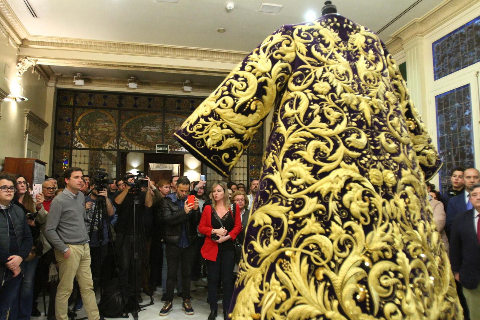 Presentación de la nueva túnica del Nazareno