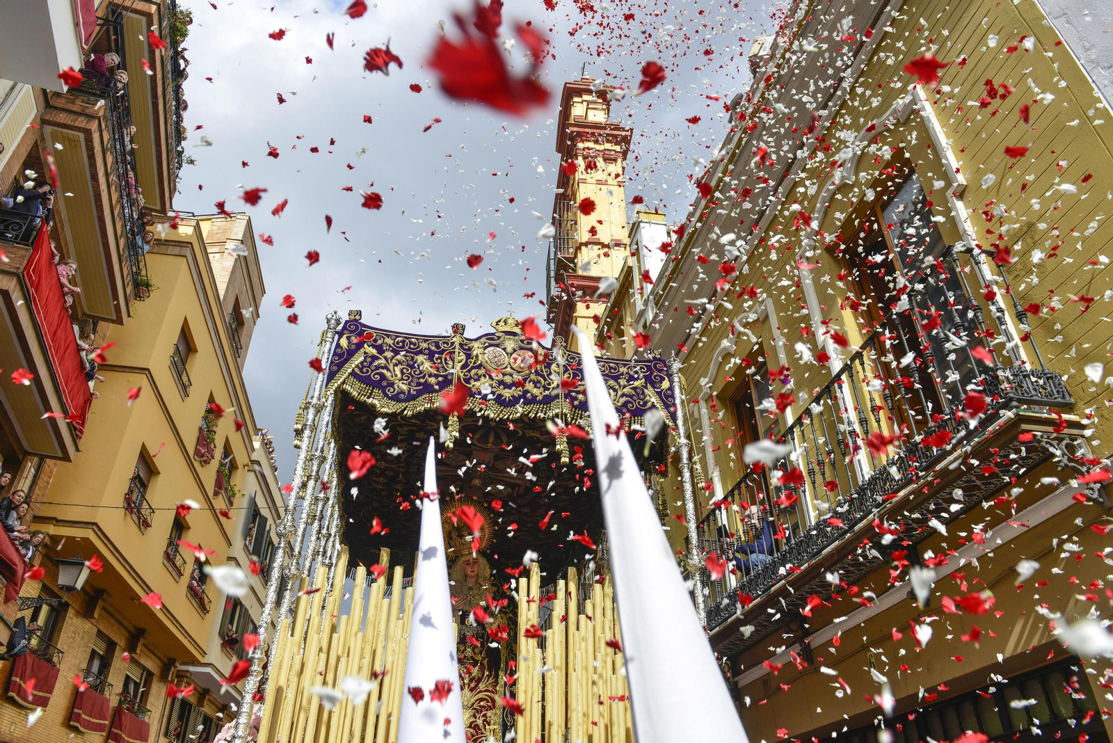 Salida de la Hermandad de la Cena