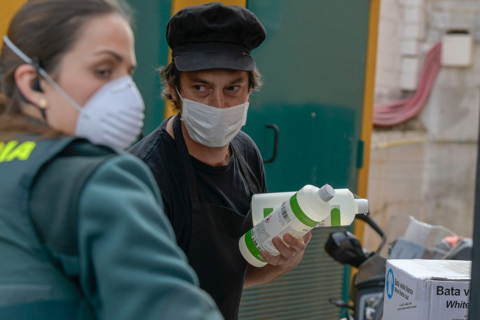 Las imágenes de la UME en la residencia Balcón de la Zubia, foco del coronavirus