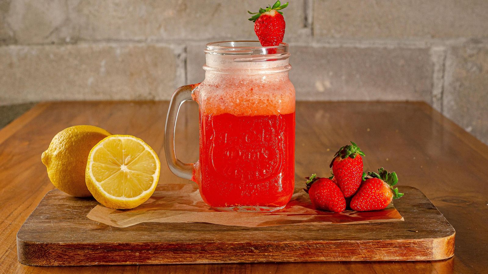 Limonada de frutos rojos