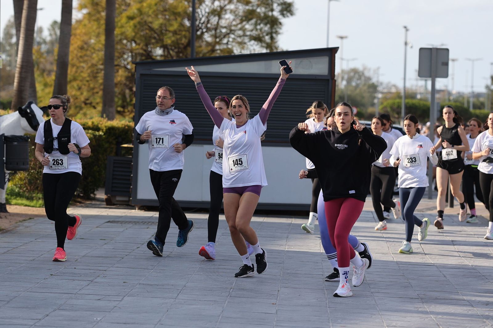 La Carrera Solidaria por el Día de la Mujer McArthurGlen, en fotos