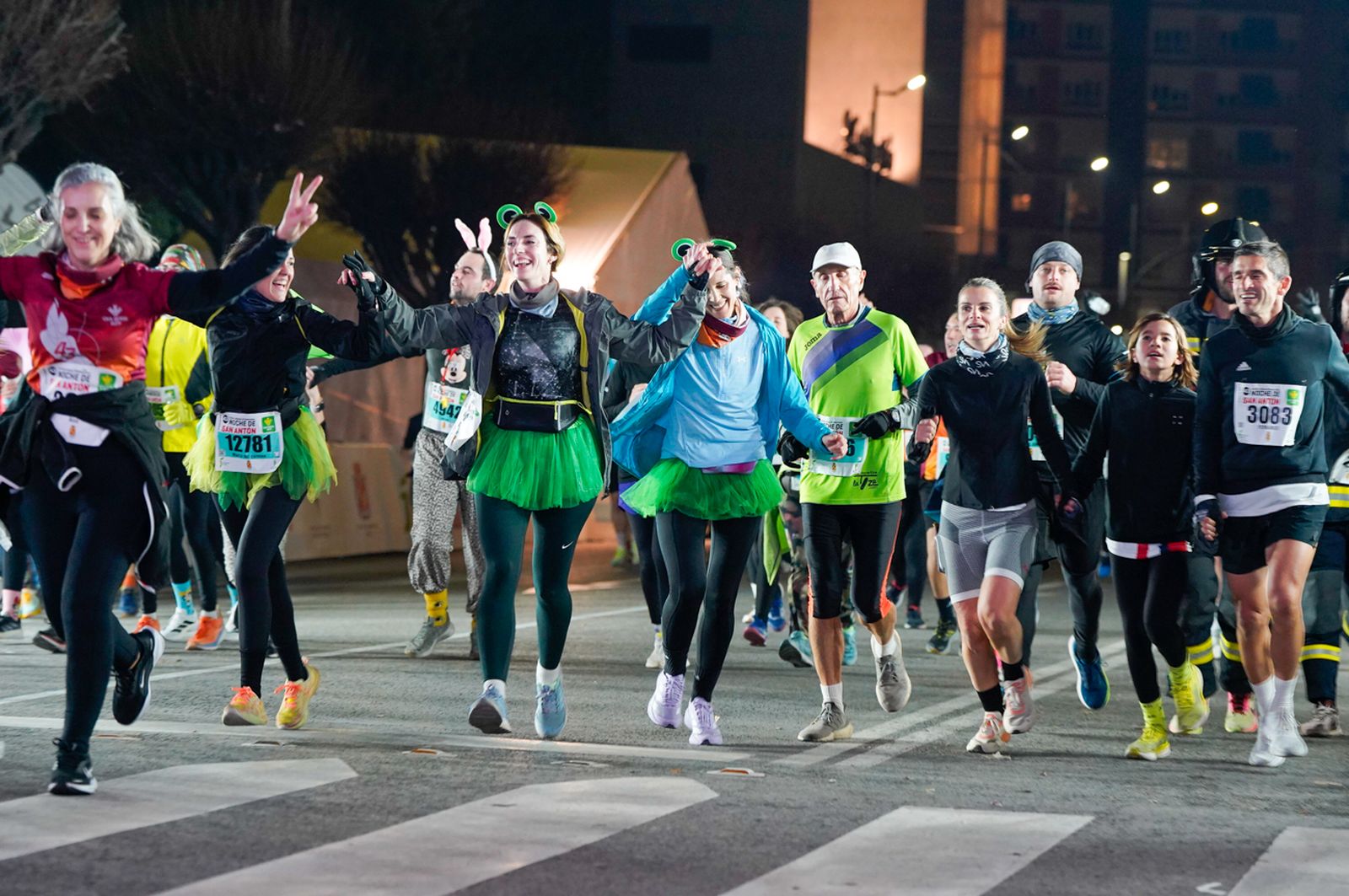 En imágenes: búscate en tu llegada a meta de la Carrera de San Antón 2026 (21)