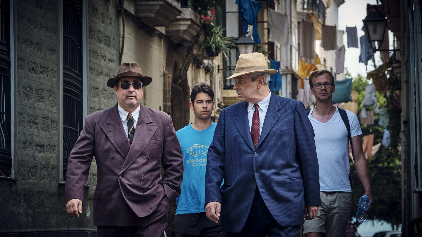 Decorados para el rodaje de la serie de Disney+ con Logan Lerman como protagonista, en  el entorno de la Plaza de Mina.