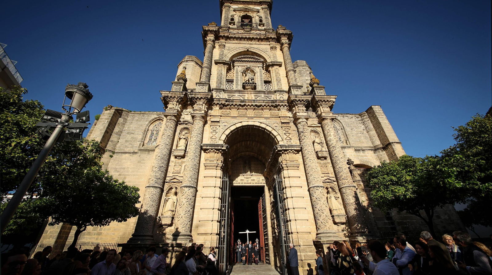 Vía Crucis extraordinario del Santo Crucifijo en Jerez