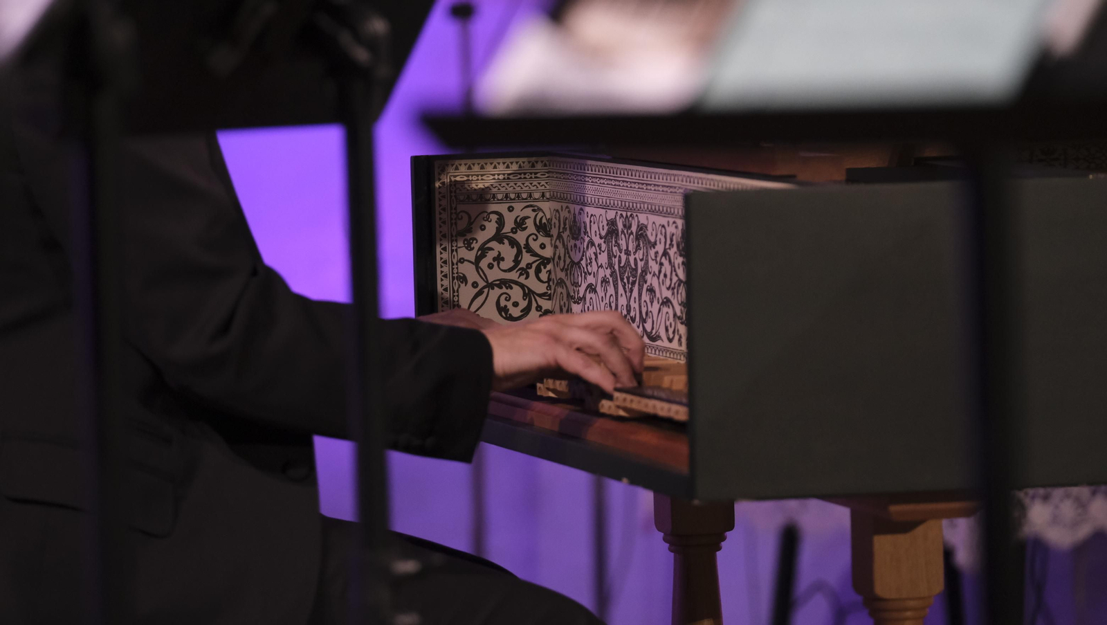 Imágenes de actuación de Carlos Mena y Concerto 1700 en el XXI Festival de Música Renacentista y Barroca de Vélez Blanco