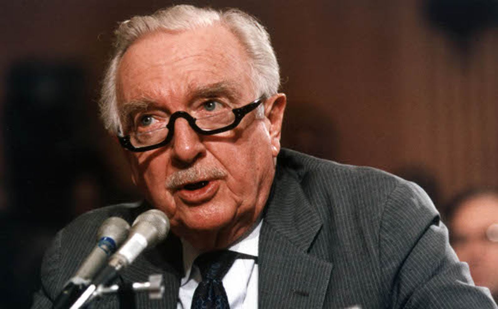 Fallece el periodista Walter Cronkite, emblema de la CBS