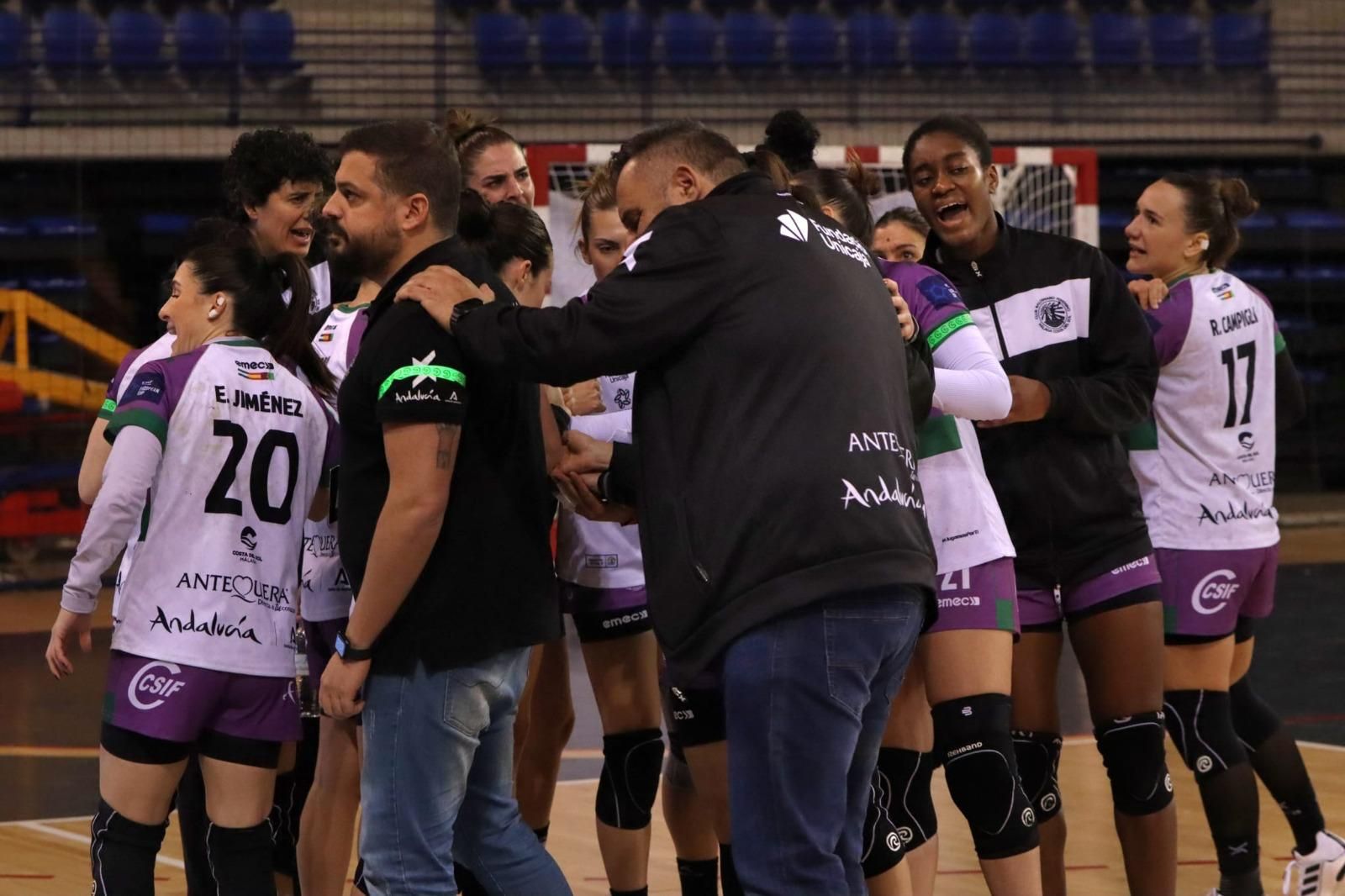 Piña del grupo costasoleño.