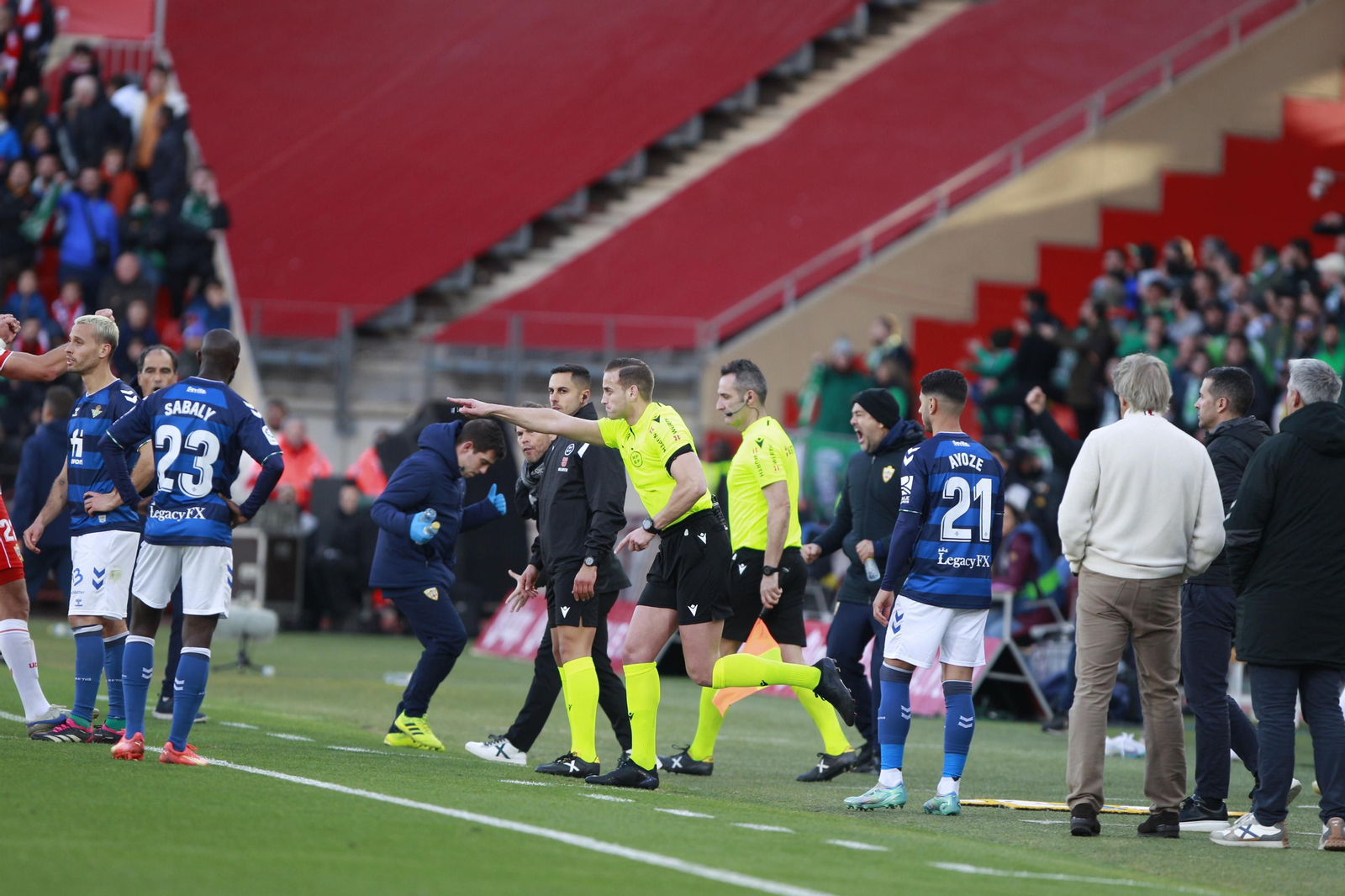 Imágenes del partido de fútbol U.D. Almería-Real Betis Balompié