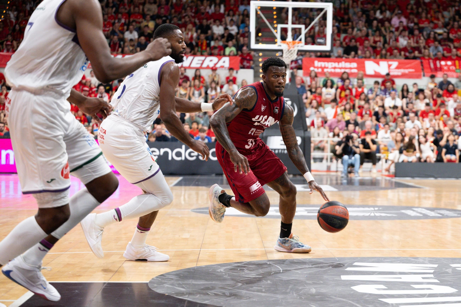Melvin Ejim, sus cuatro años y seis títulos en Málaga