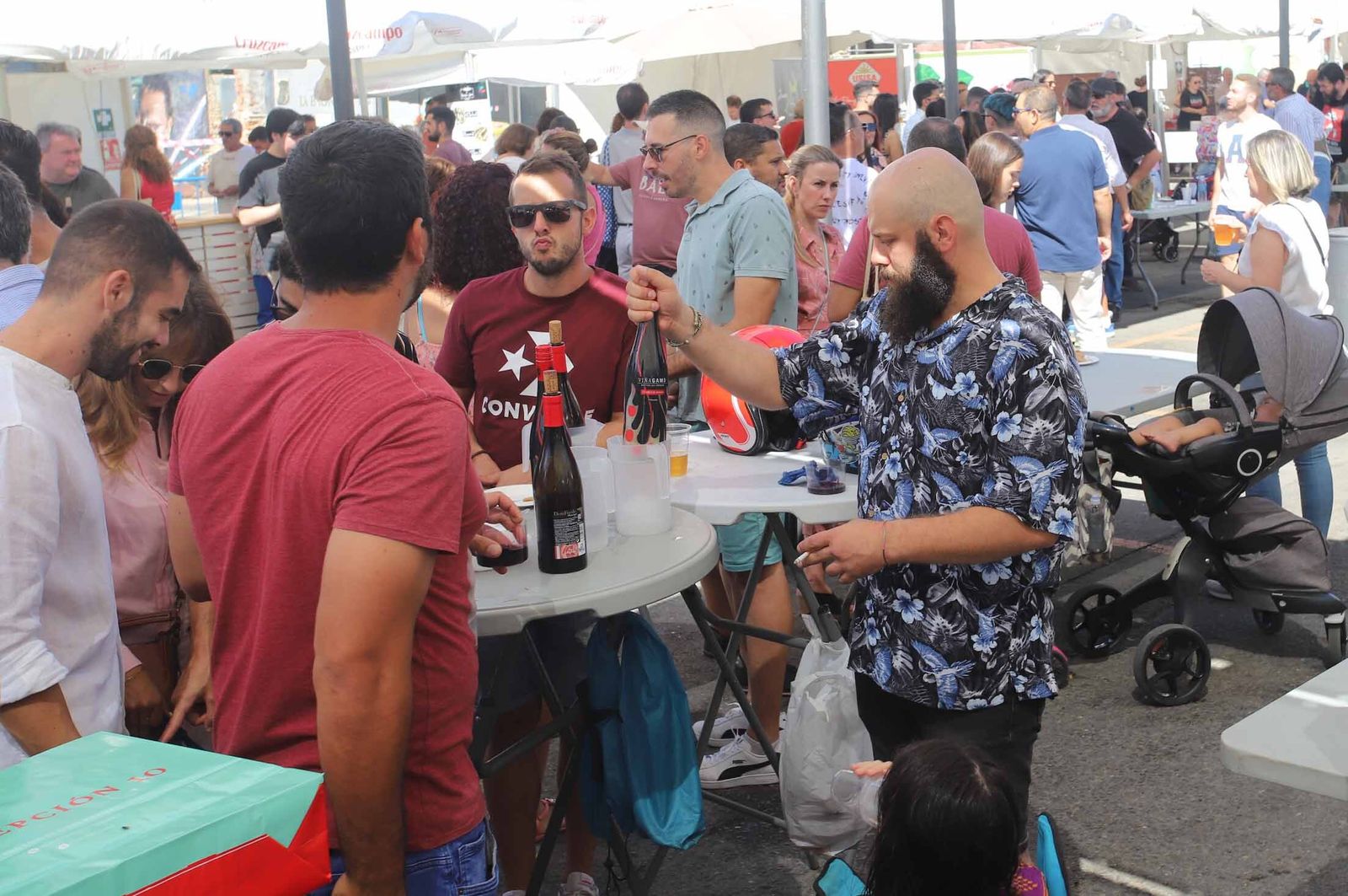 Imágenes del ambiente en la Feria de la Tapa de Huelva
