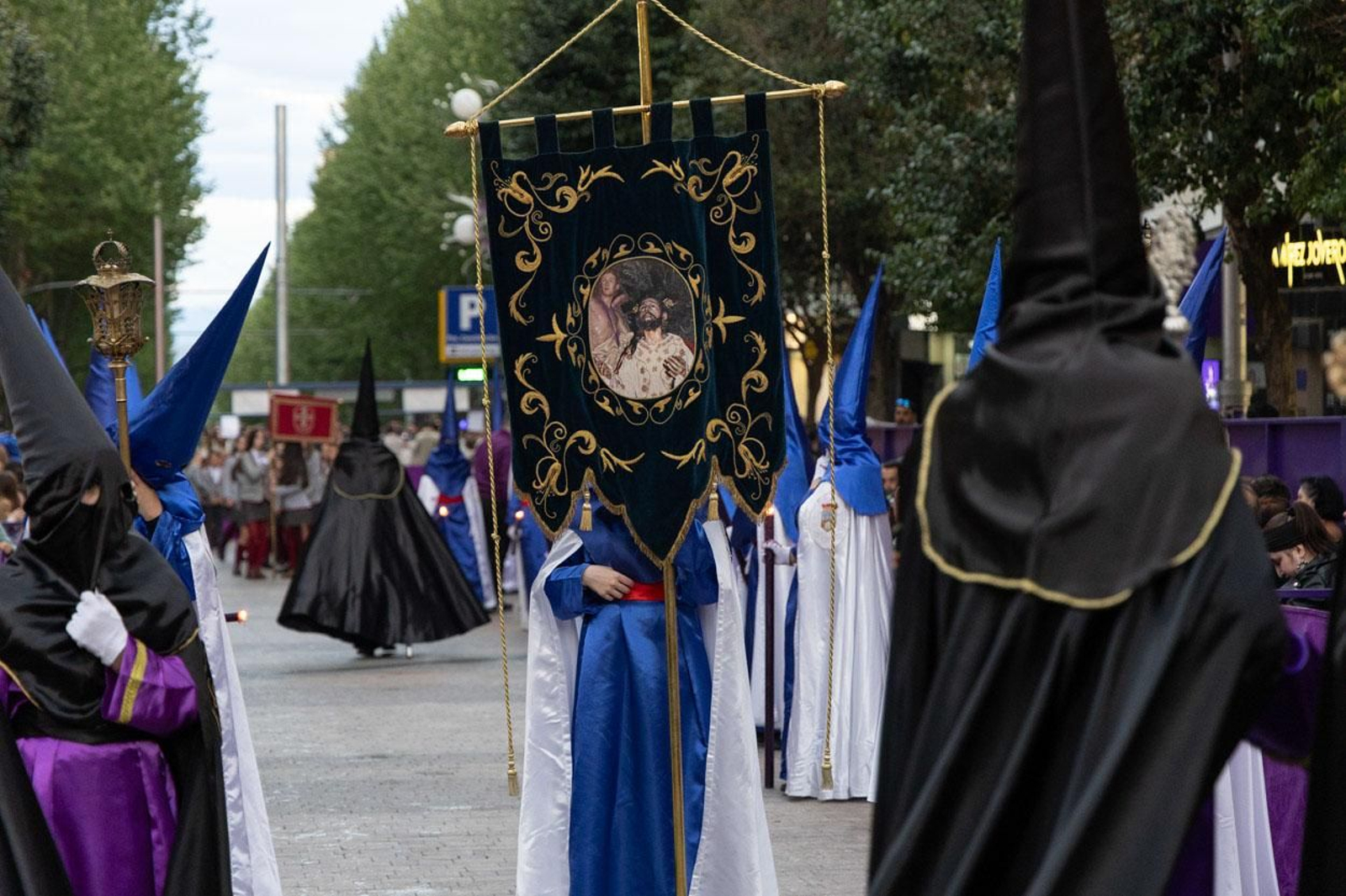 Los jiennenses arropan a las tres cofradías de la tarde en un Domingo de Ramos más caluroso de lo esperado (II)