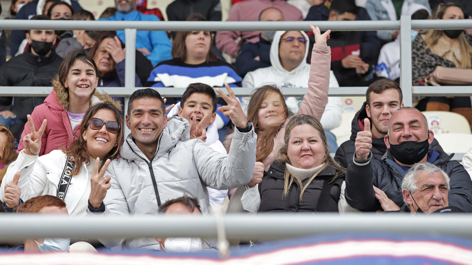 La mejores fotos del Algeciras - Real Madrid veteranos