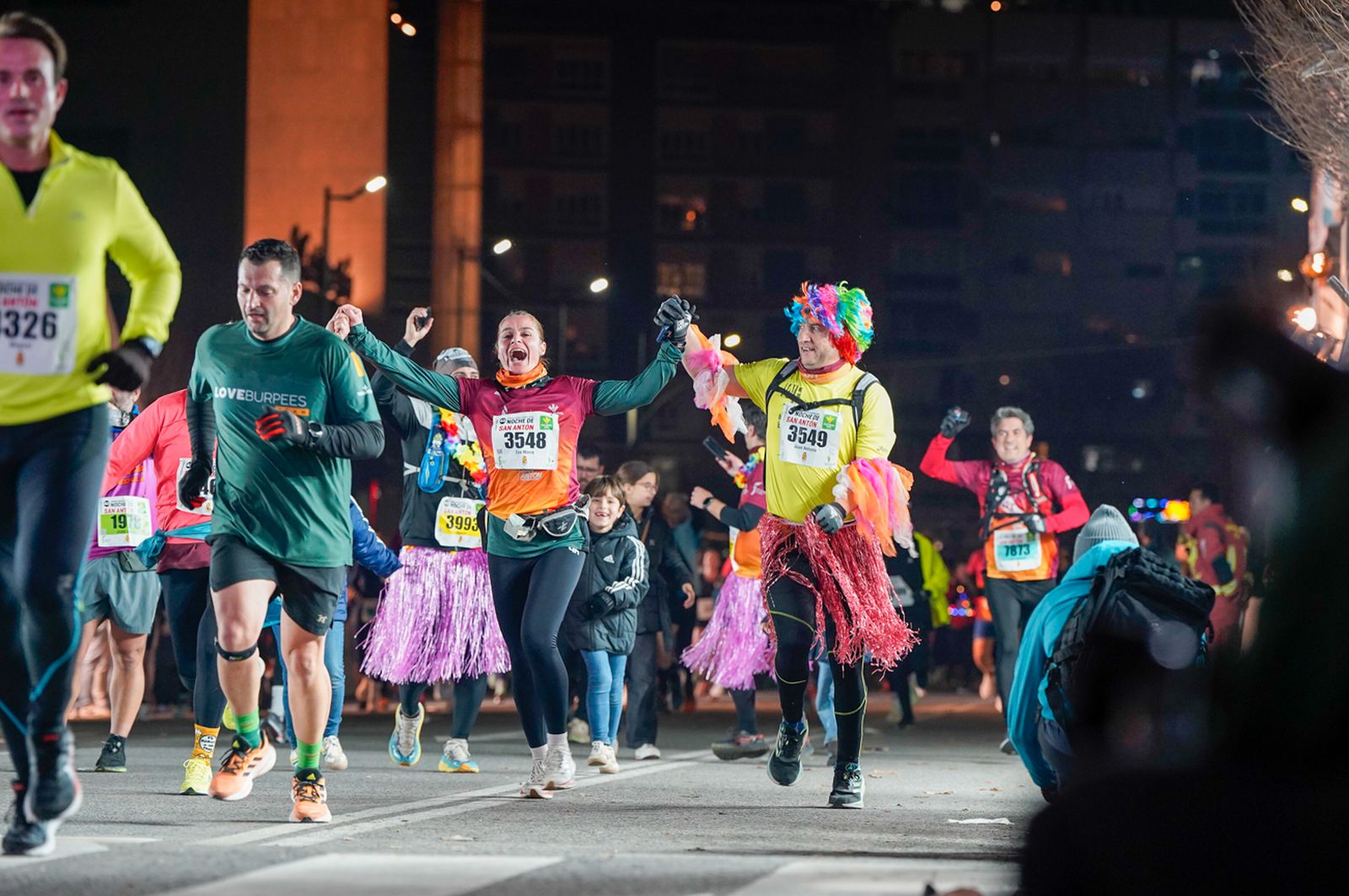 En imágenes: búscate en tu llegada a meta de la Carrera de San Antón 2026 (18)