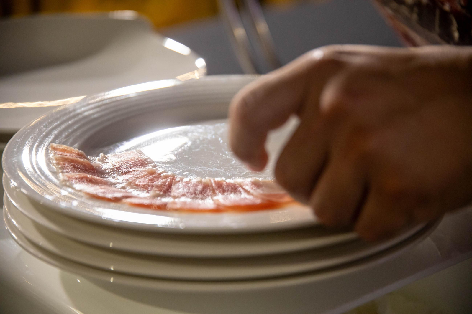 Concurso de cortadores de jamón en Serón, en imágenes