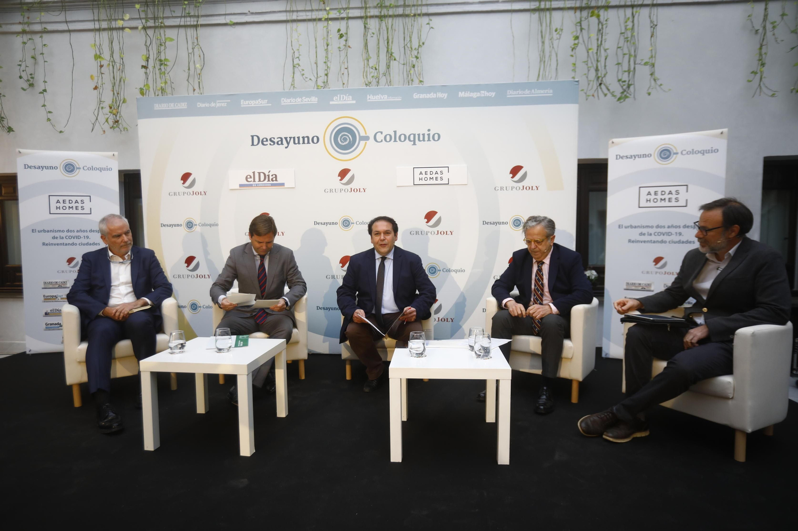 Fografías del desayuno coloquio de Grupo Joly: El urbanismo dos años después del covid