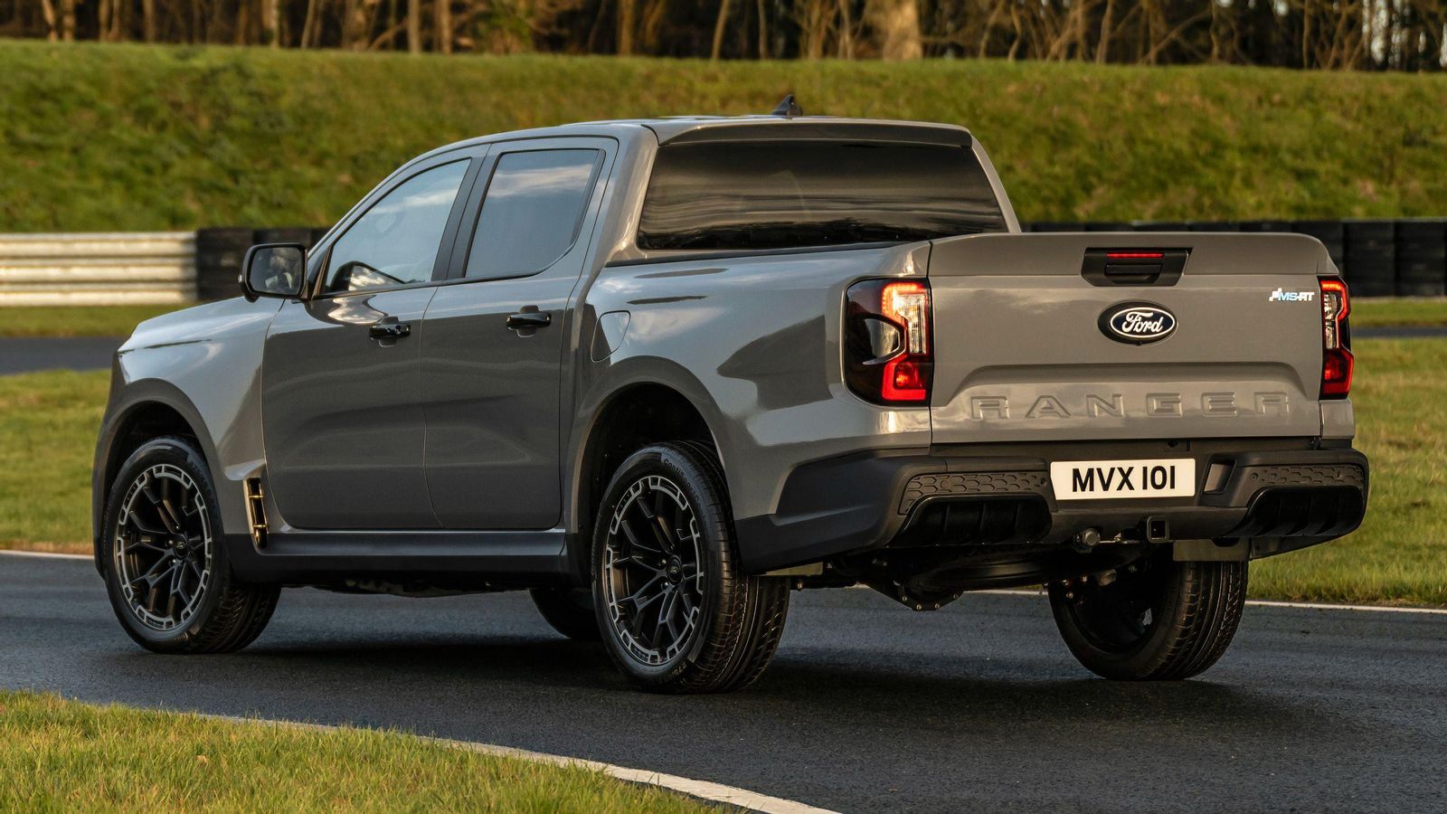 Con la aparición del MS-RT serán cuatro los niveles de equipamiento disponibles para este pick-up con el sistema de propulsión híbrido enchufable.