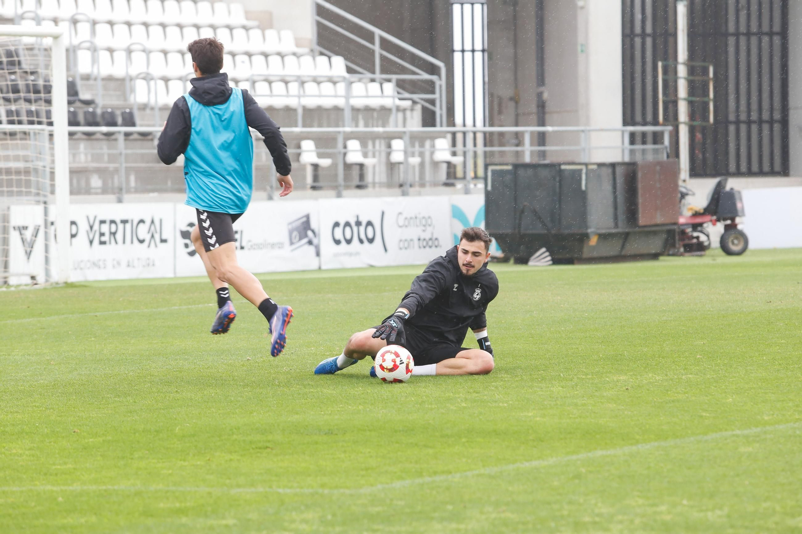 Las fotos del entrenamiento de la Balona previo a su final con el Villanovense