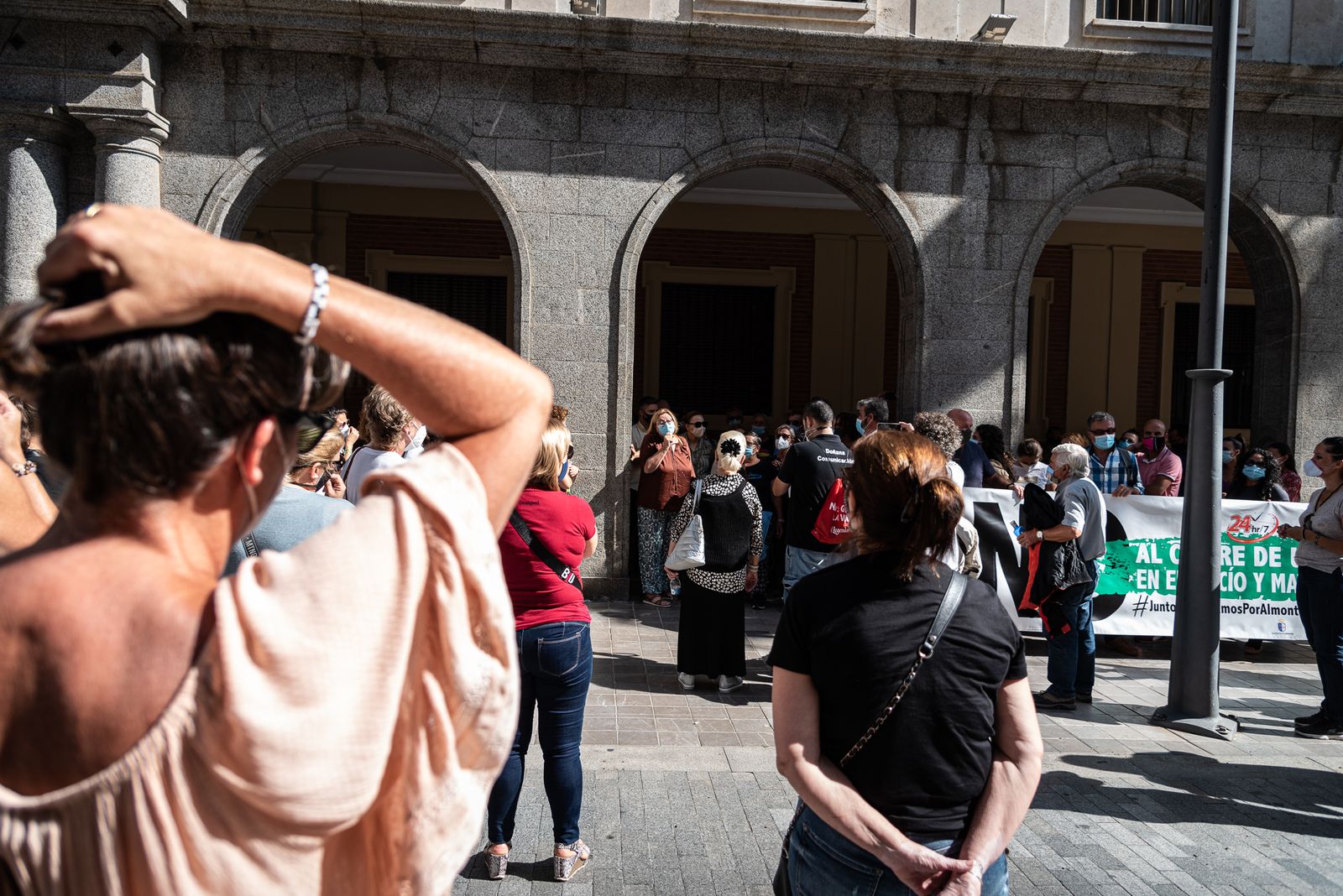 Imágenes de la concentración de los vecinos de Almonte por el servicio de urgencias