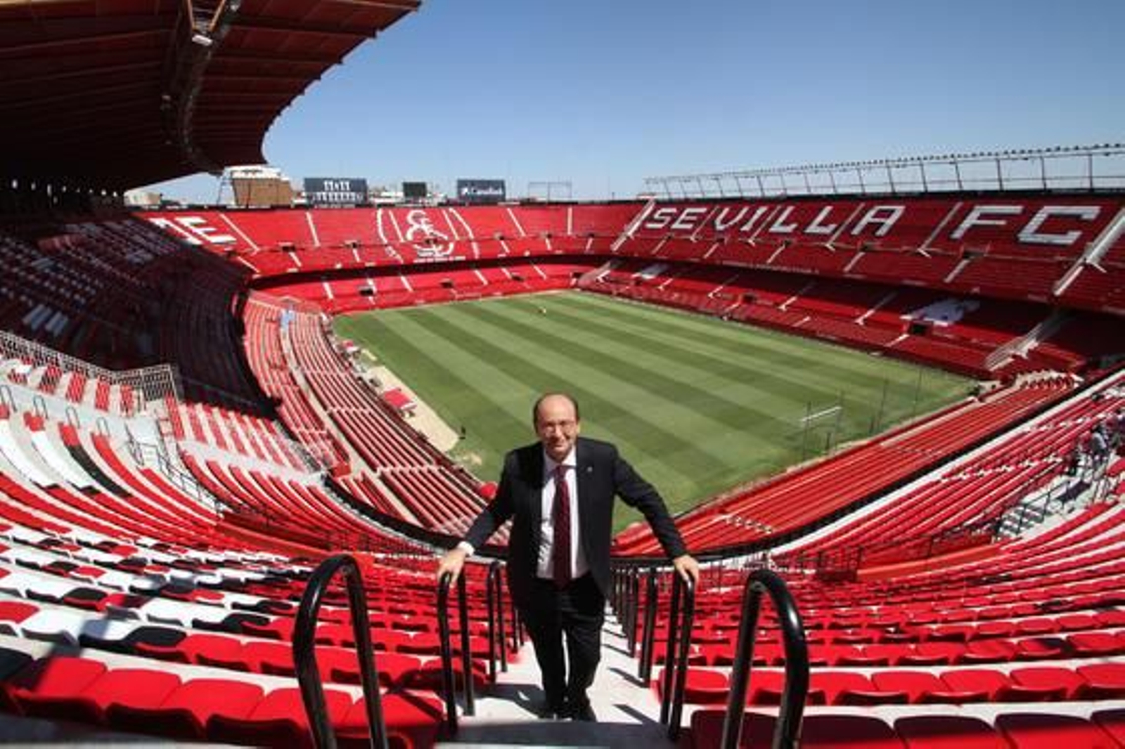 José Castro, en la nueva grada del Sánchez-Pizjuán  Foto: Belén Vargas