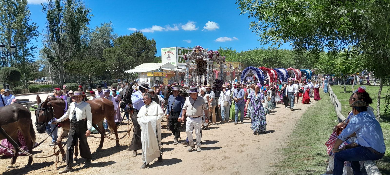 Imágenes de la llegada a la Aldea y presentación de la Hermandad del Rocío de Jerez