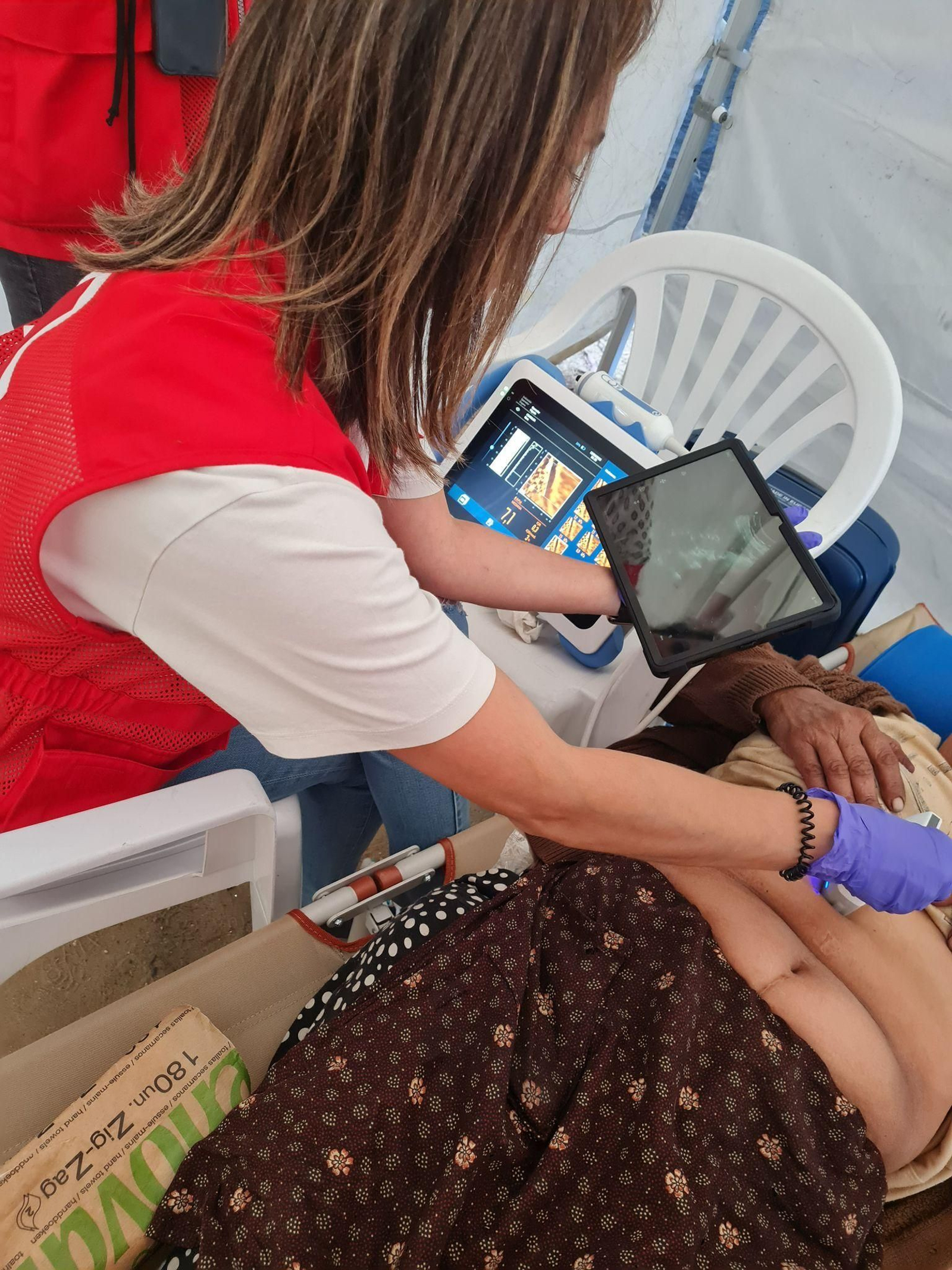 Acercan el cribado de hepatitis C a los asentamientos de inmigrantes de Huelva, en imágenes