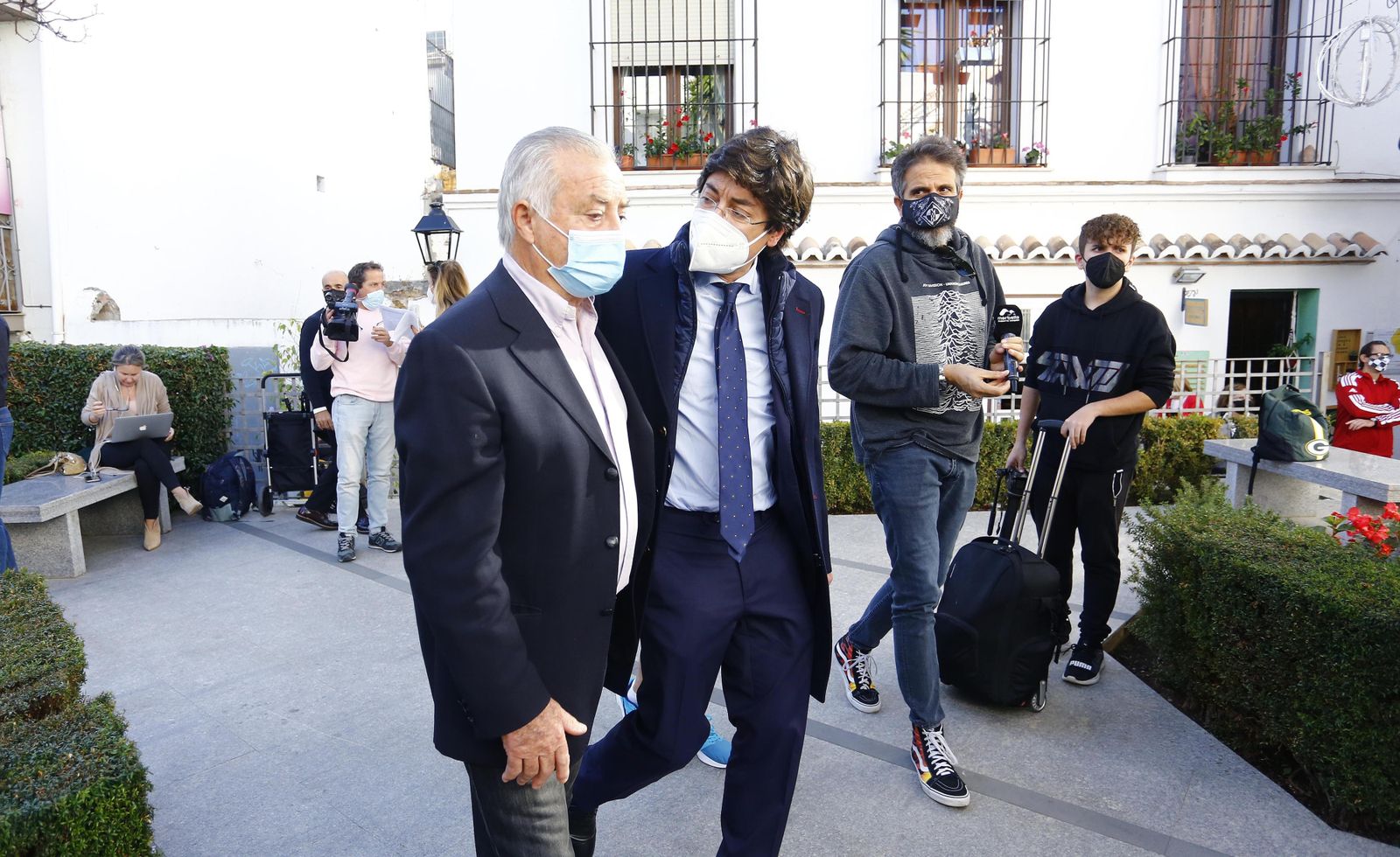 La despedida de Marbella a Manolo Santana, en imágenes