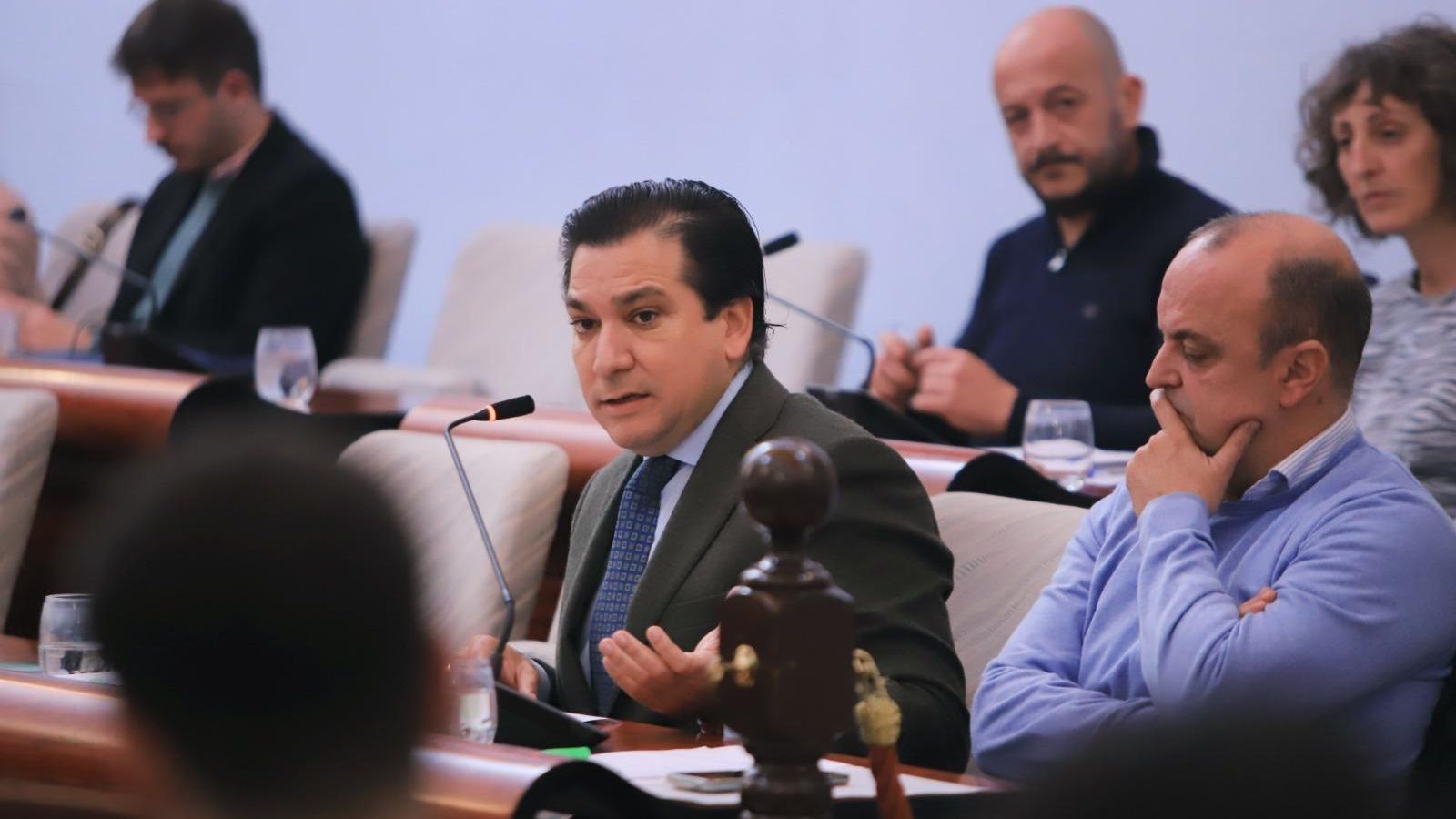 El concejal de Vox, Antonio Fernández, durante un pleno.