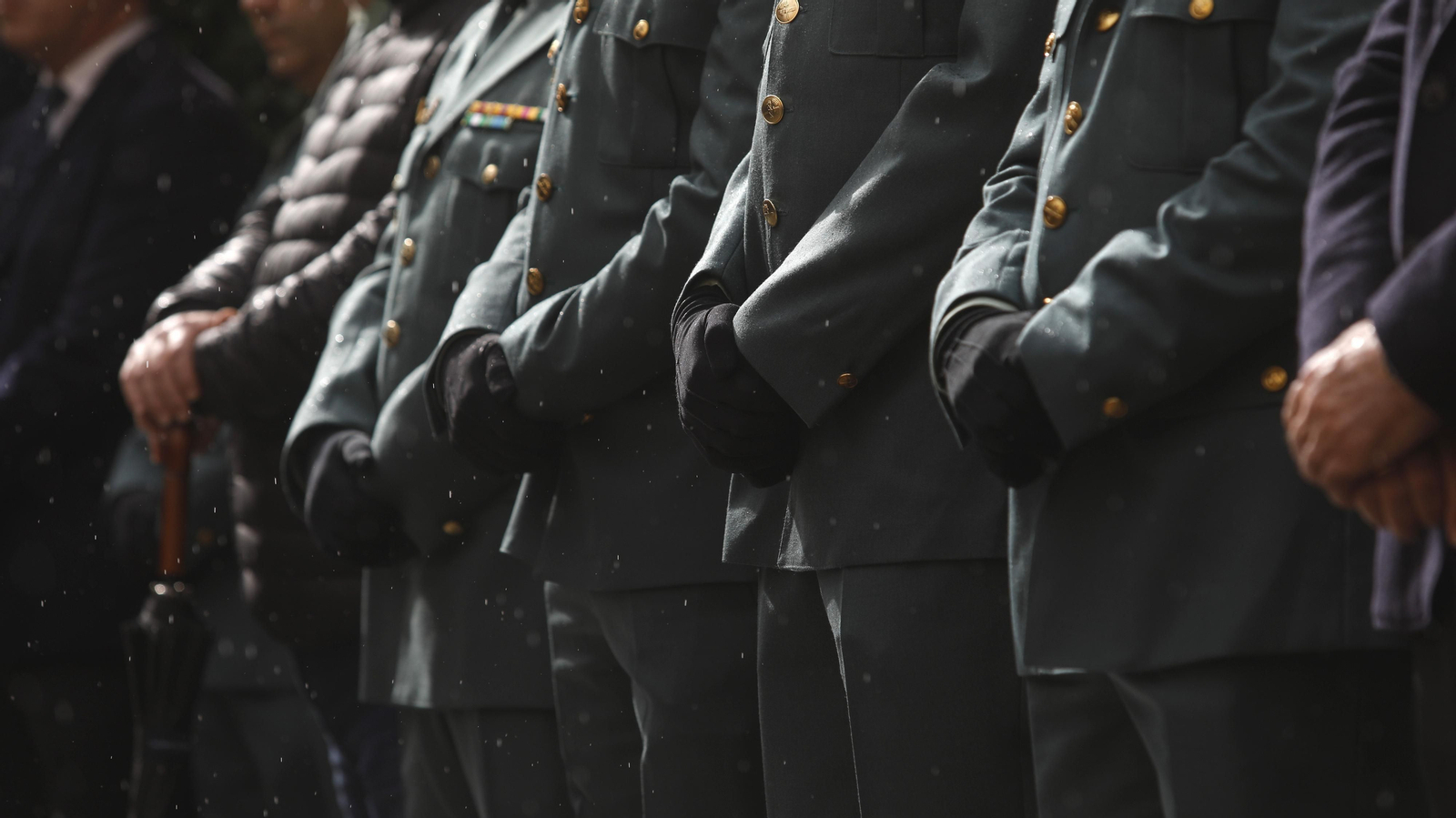 Las fotos de la concentración silenciosa por la muerte de dos guardias civiles en Barbate