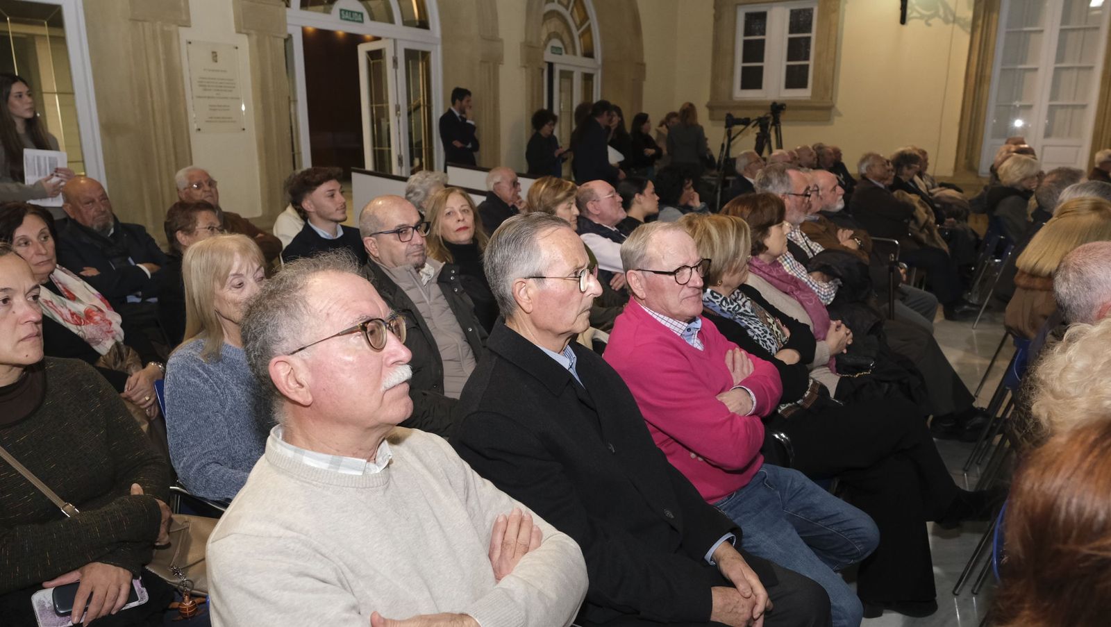 Las fotografías de la entrega del Escudo de Oro de la Provincia al Doctor Francisco Ortega Viñolo
