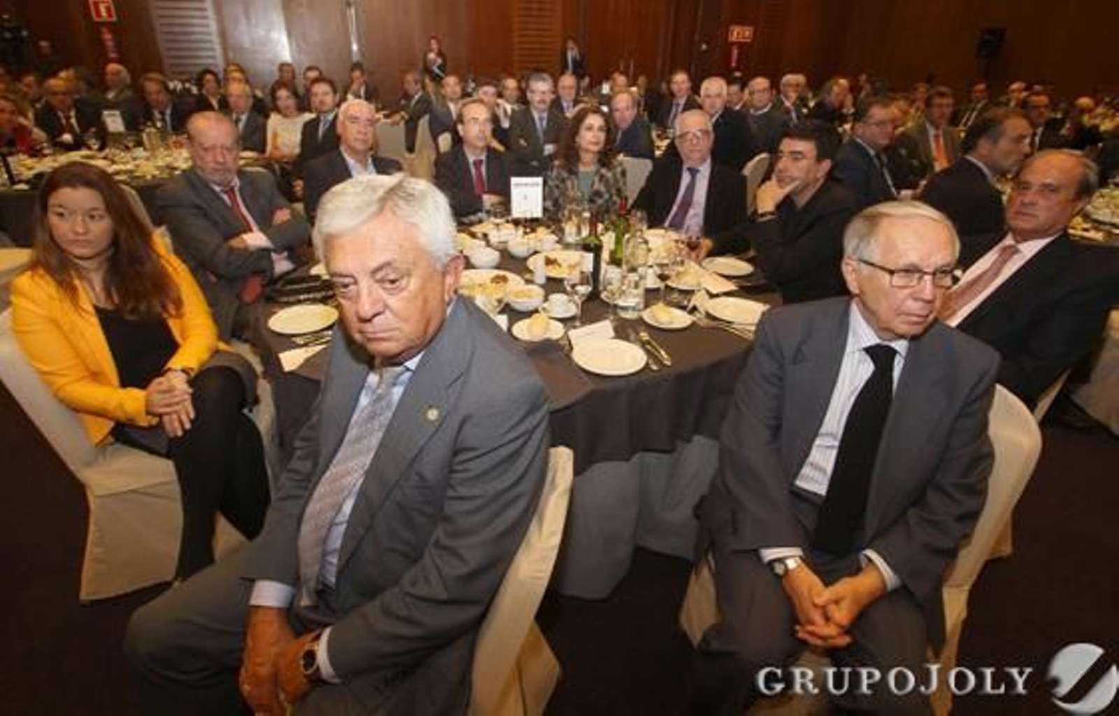 Francisco Herrero, Verónica Pérez, Fernando Rodríguez Villalobos, Luciano Alonso, Juan Carlos Fernández, María Jesús Montero, José Aguilar, Mario Jiménez, Antonio Ponce y José Luis Ballester.

Foto: Belén Vargas/ Juan Carlos Vázquez