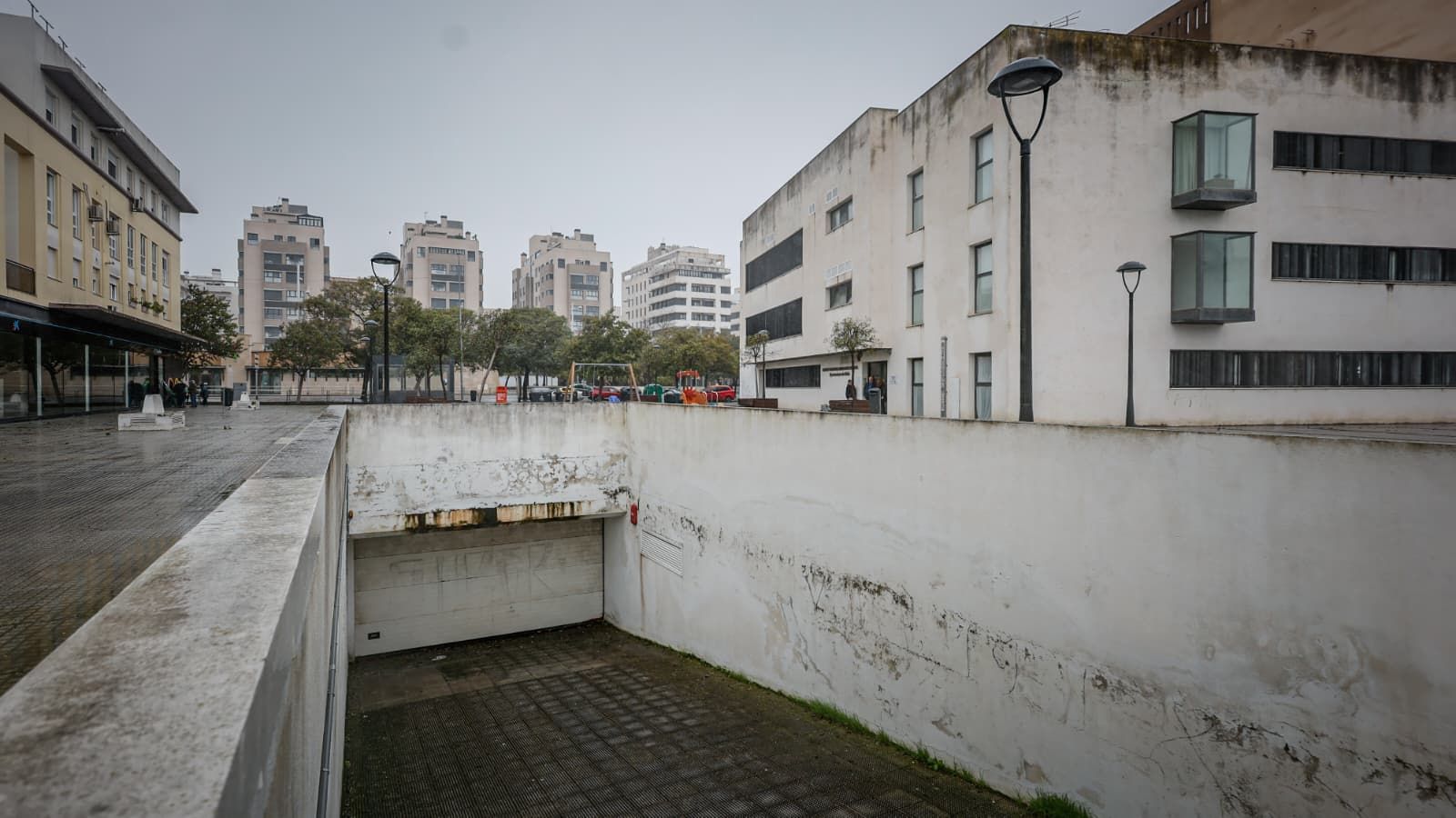 Acceso al aparcamiento municipal de Segunda Aguada.
