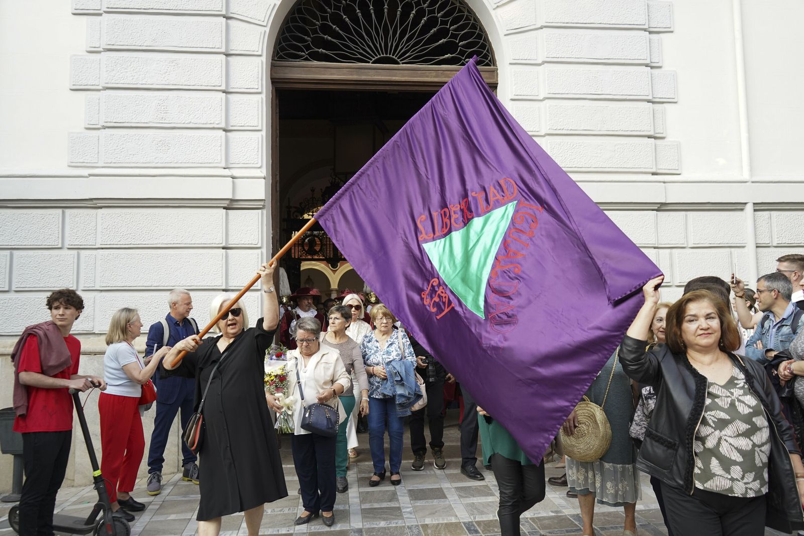 Así ha sido la procesión cívica en recuerdo a Mariana Pineda