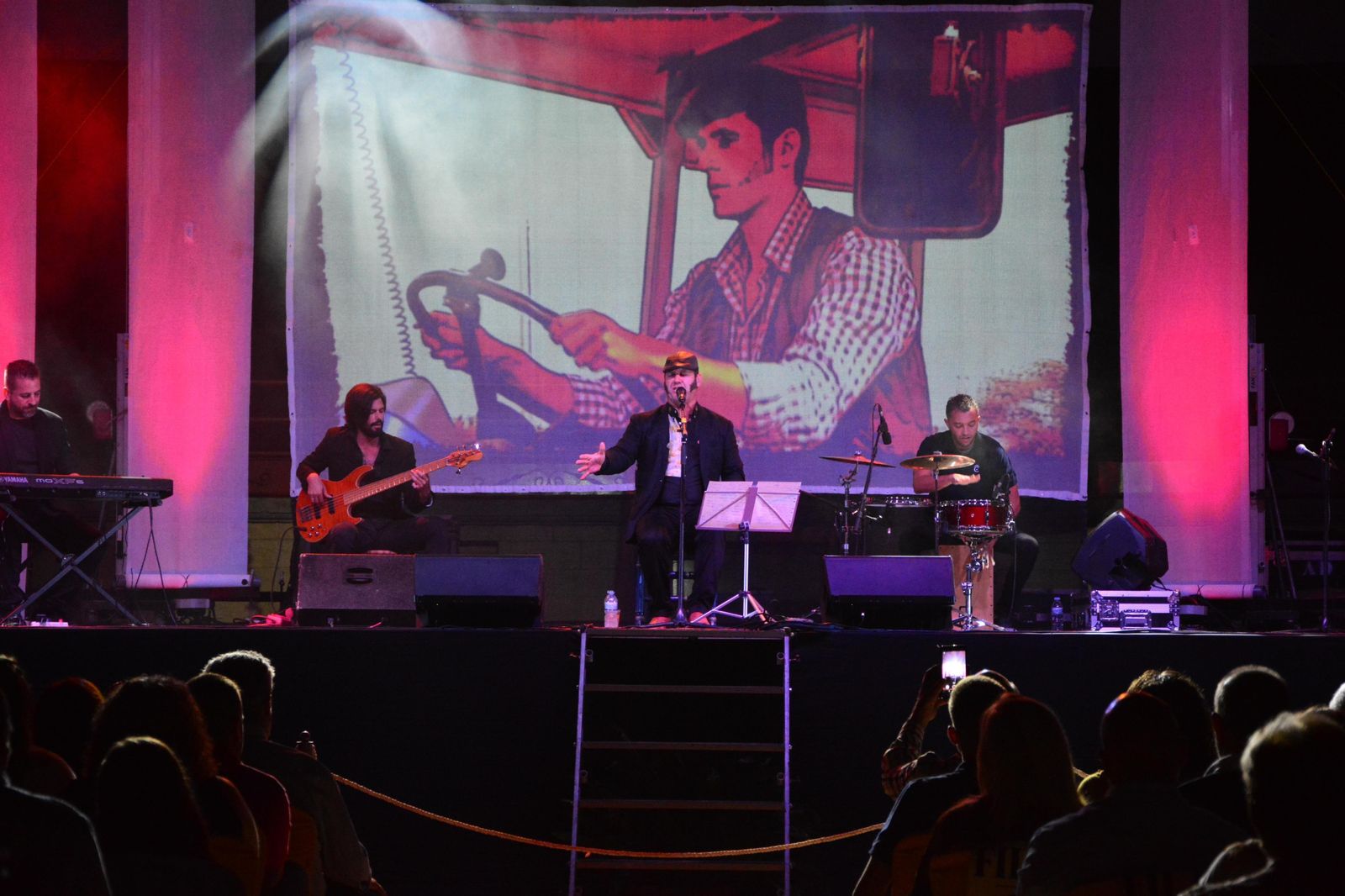 Paco Candela triunfa con su arte en la Villa